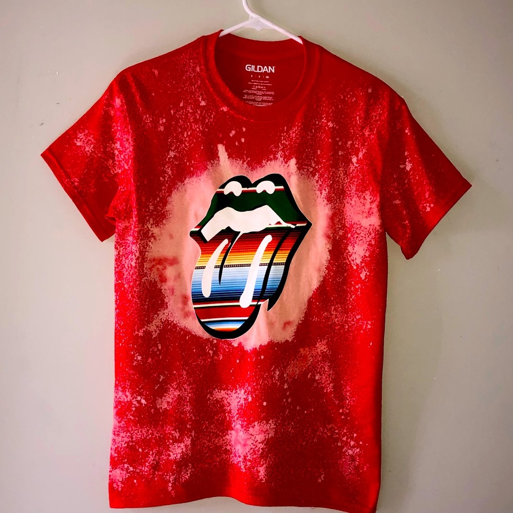 Serape lips bleached t-shirt